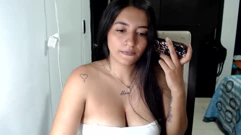 Snapshot of saliha_ chatting on 05.21.26 saliha online show from 05.21.26