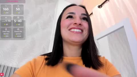 Snapshot of sally_azmani chatting on 10.15.25 Silvia online show from 10.15.25