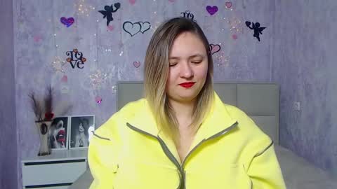 Snapshot of sallyverda chatting on 02.25.25 Sally online show from 02.25.25