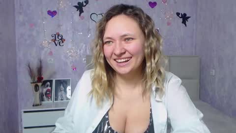 Snapshot of sallyverda chatting on 02.26.25 Sally online show from 02.26.25