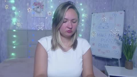 Snapshot of sallyverda chatting on 10.03.25 Sally online show from 10.03.25