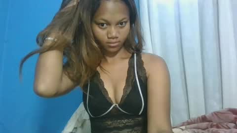 Snapshot of sallywett chatting on 02.05.25 SallyWett online show from 02.05.25