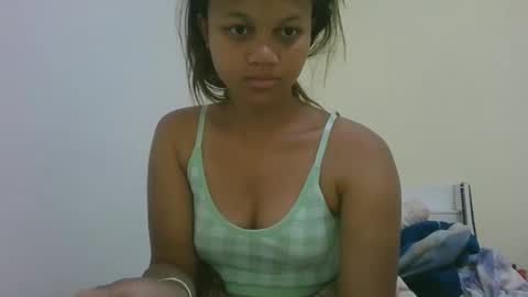 Snapshot of sallywett chatting on 10.28.25 SallyWett online show from 10.28.25