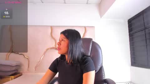 Snapshot of salmaportman_ chatting on 06.29.26 salmaportman_ online show from 06.29.26