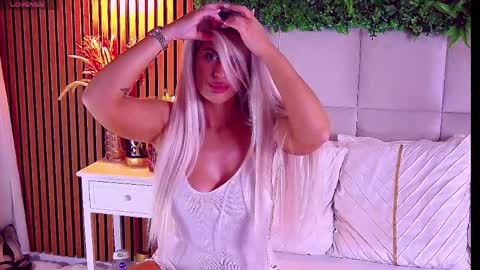 SalmaRoze online show from 05.15.26