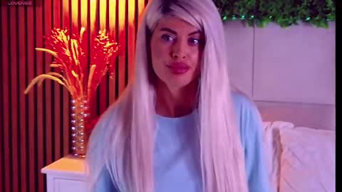 SalmaRoze online show from 05.17.26