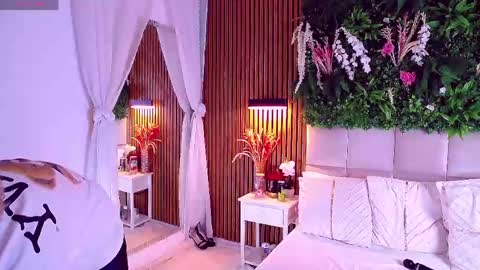 SalmaRoze online show from 06.05.26
