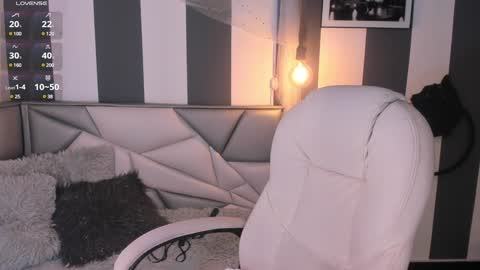 Snapshot of salome__evans chatting on 12.29.24 salome__evans online show from 12.29.24