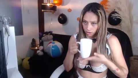 Snapshot of salome_drasin chatting on 10.30.25 salome_drasin online show from 10.30.25