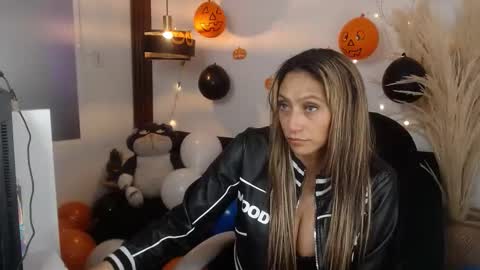 Snapshot of salome_drasin chatting on 10.31.25 salome_drasin online show from 10.31.25