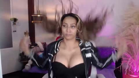 Snapshot of salome_drasin chatting on 11.22.25 salome_drasin online show from 11.22.25