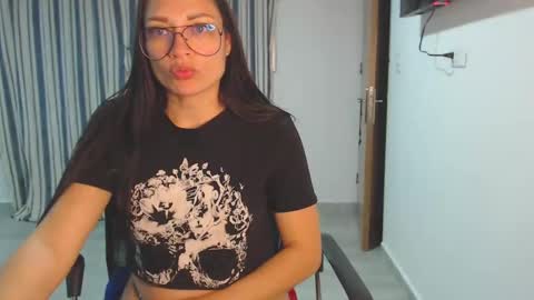 Snapshot of salomesaints chatting on 01.10.25 salome online show from 01.10.25