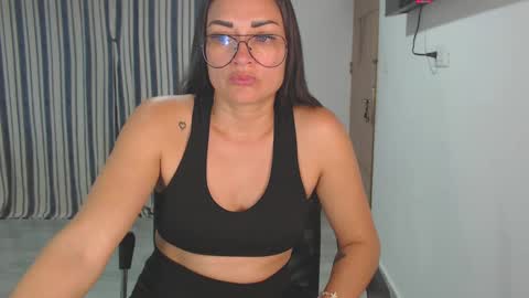 Snapshot of salomesaints chatting on 09.11.25 salome online show from 09.11.25