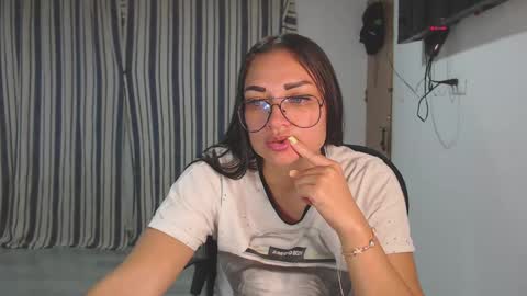 Snapshot of salomesaints chatting on 09.23.25 salome online show from 09.23.25