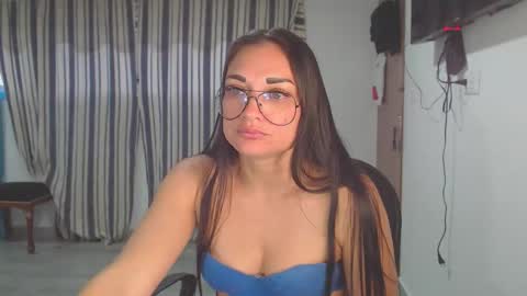 Snapshot of salomesaints chatting on 11.13.25 salome online show from 11.13.25