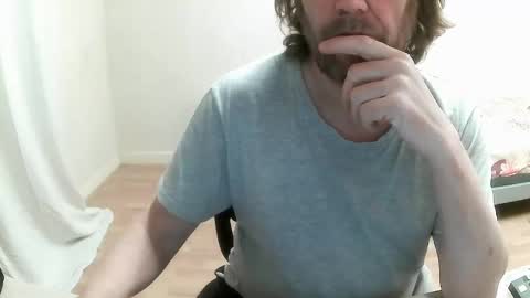 Snapshot of saltimbanquier chatting on 01.17.25 Saltimbanquier Salt ou Banquier online show from 01.17.25