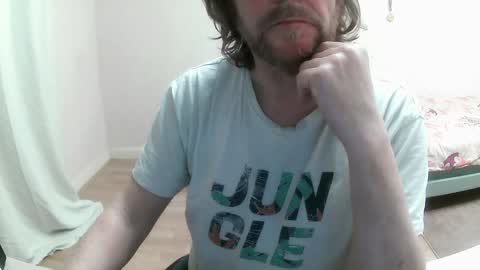 Snapshot of saltimbanquier chatting on 01.25.25 Saltimbanquier Salt ou Banquier online show from 01.25.25