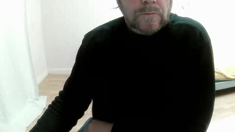 Snapshot of saltimbanquier chatting on 09.17.25 Saltimbanquier Salt ou Banquier online show from 09.17.25