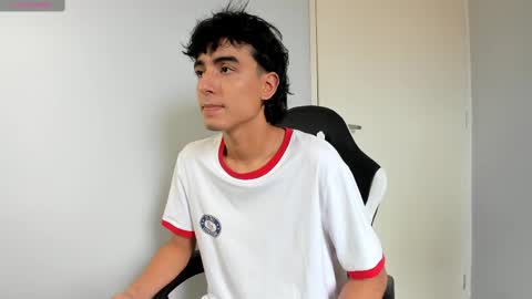 Snapshot of salvatore_montt chatting on 02.24.25 salvatore_montt online show from 02.24.25