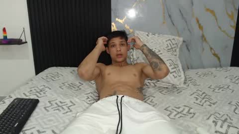 Snapshot of sam_and_mike chatting on 02.15.25 sammmikee online show from 02.15.25