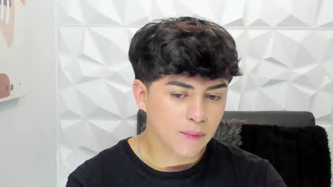 Snapshot of sam_daves_ chatting on 12.02.25 Sam online show from 12.02.25