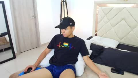 sam_tnt9 online show from 04.29.26