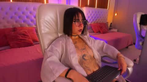 samabiecrussie online show from 02.15.26