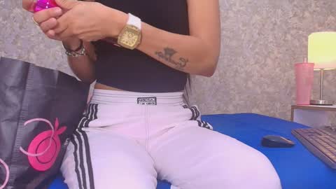 Snapshot of samanta_360 chatting on 01.14.25 Samanta online show from 01.14.25