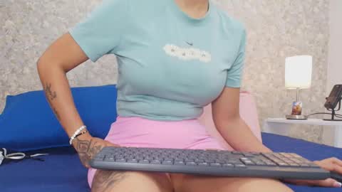 Snapshot of samanta_360 chatting on 02.20.25 Samanta online show from 02.20.25