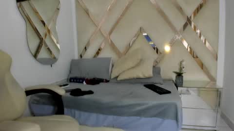 Snapshot of samantaht chatting on 12.13.24 samantaht online show from 12.13.24