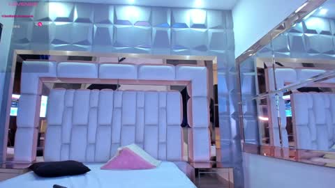 S A M A N T A   online show from 01.15.25