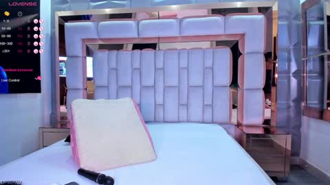 S A M A N T A   online show from 01.21.25