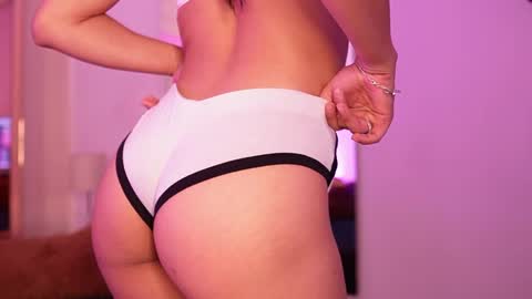 samantavazquez online show from 04.14.26