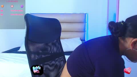 Snapshot of samantha__hot0 chatting on 12.04.24 Sammy online show from 12.04.24