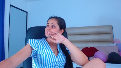 Snapshot of samantha__hot0 chatting on 02.05.25 Sammy online show from 02.05.25