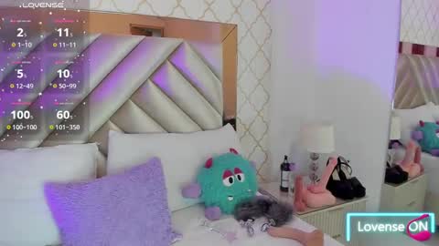 Snapshot of samantha_duque11 chatting on 02.08.25 Samantha online show from 02.08.25