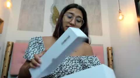    online show from 11.03.25