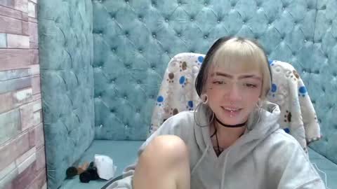 Snapshot of samanthaa_smitth chatting on 10.07.25 Samantha Smitth online show from 10.07.25