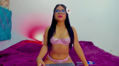 Snapshot of samanthaarosse chatting on 03.31.26 Samantha online show from 03.31.26