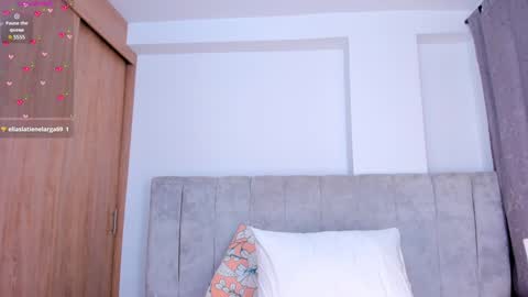 V A  N E S S A  online show from 01.22.25