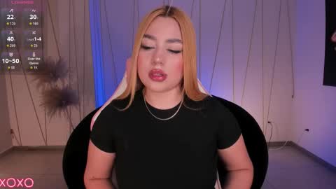 Snapshot of samanthaklein_ chatting on 11.21.25 Samantha Klein online show from 11.21.25