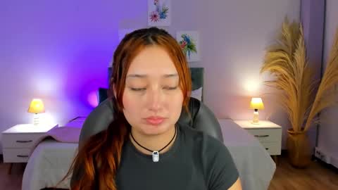 Snapshot of samara_hilton_2 chatting on 10.20.25 samara_hilton_2 online show from 10.20.25