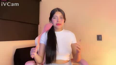 Snapshot of samara_lam chatting on 02.06.25 Sammy online show from 02.06.25