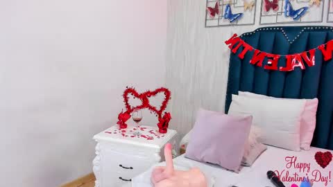 Samara Warren online show from 02.14.25