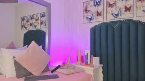 Snapshot of samara_warren chatting on 02.12.26 Samara Warren online show from 02.12.26