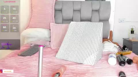 Snapshot of samarawells_ chatting on 09.22.25 Samara Wells online show from 09.22.25