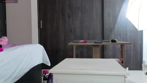 Sara  online show from 04.21.26