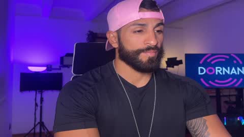 Snapshot of samdornan chatting on 01.01.25 Sam Dornan online show from 01.01.25