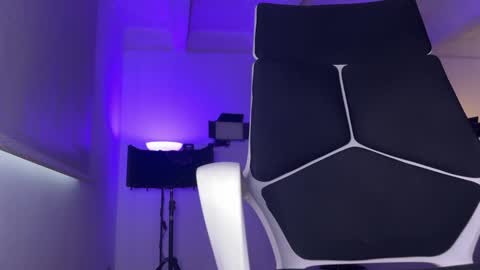 Snapshot of samdornan chatting on 01.02.25 Sam Dornan online show from 01.02.25