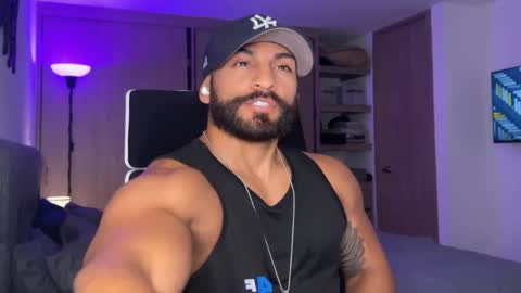 Snapshot of samdornan chatting on 01.15.25 Sam Dornan online show from 01.15.25